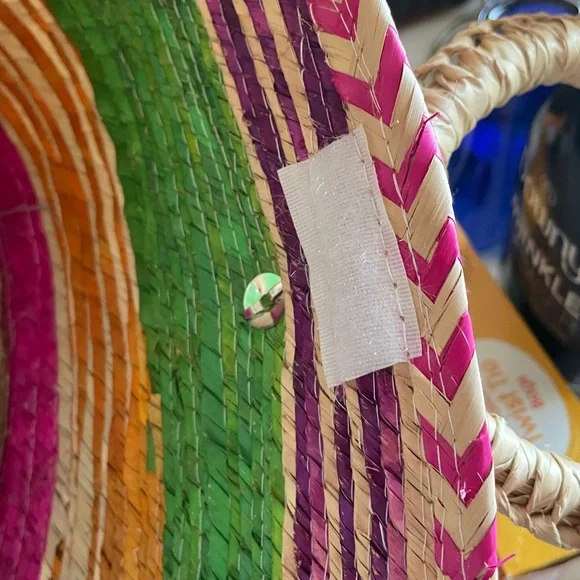 Straw Market Handmade Multicolored Mexican palm leaf Tote in gently used cond - Picture 6 of 7